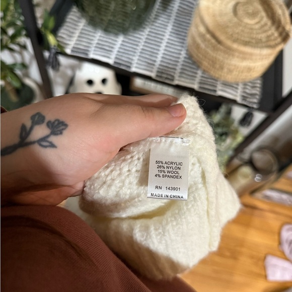 Coco + Carmen Elegant Cream Knit Sweater - Picture 5 of 6